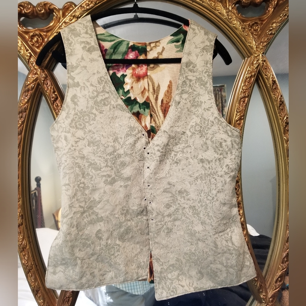 Vintage Cottagecore Reversible Vest - Picture 8 of 14
